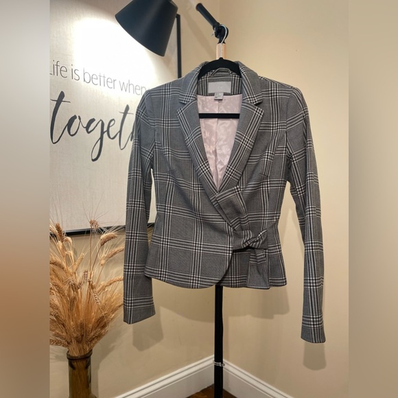 🚫✨S O L D✨🚫➖ H&M Woman’s Gray Blazer Jacket - Picture 6 of 10